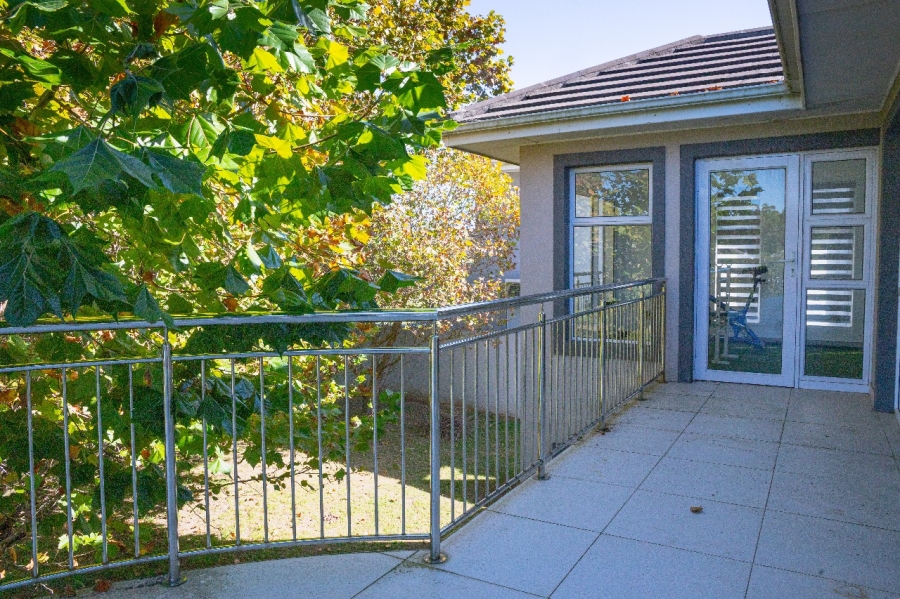 5 Bedroom Property for Sale in Beacon Bay Eastern Cape